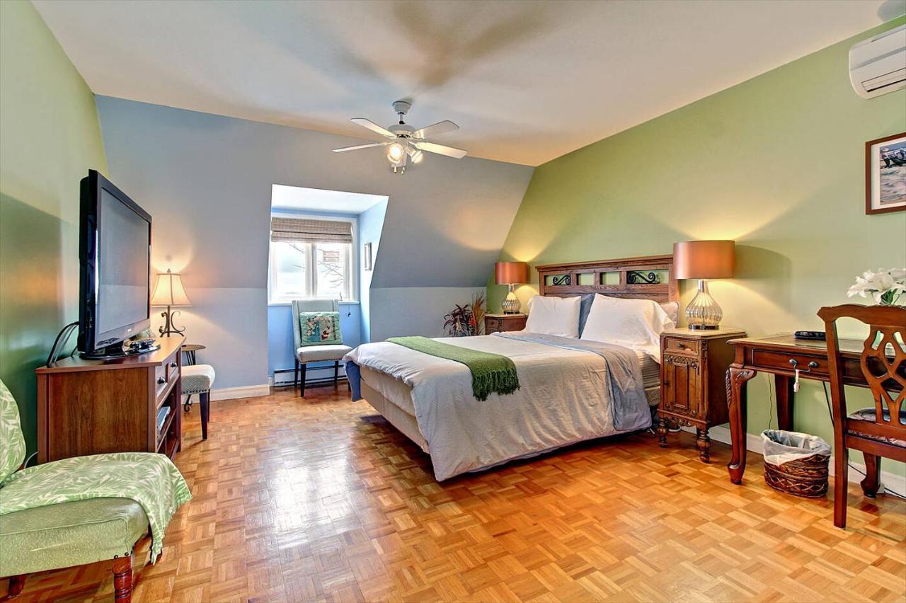 Au De La Chute Bed & Breakfast 3*